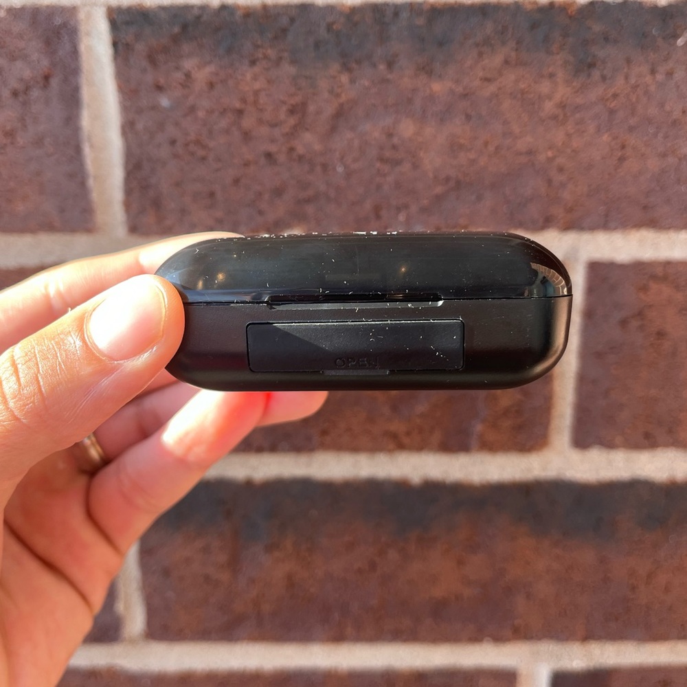 Wireless Headset - Picture 2 of 14